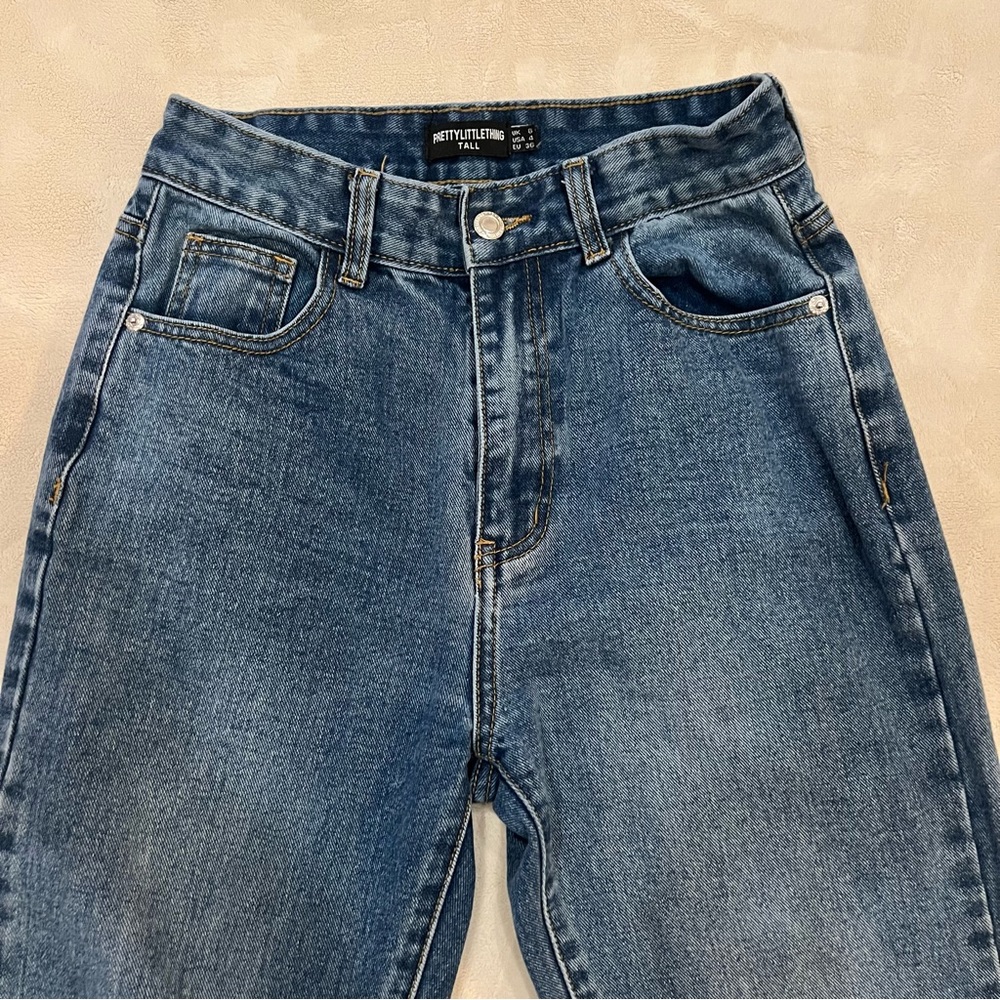 Pretty Little Thing Dark Wash Straight Jeans
